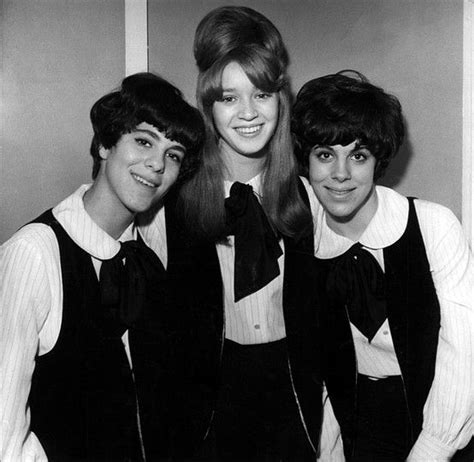 The Shangri-Las, Marge Ganser, Mary Weiss & Mary Ann Ganser | Singer, Female rock stars, Musical ...