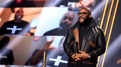 Tyler Perry Wins People's Champion Award at E! 2020 PCA