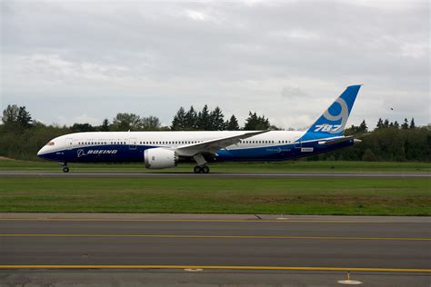 PHOTOS + INFO: The Boeing 787-9 Dreamliner Takes First Flight - AirlineReporter : AirlineReporter