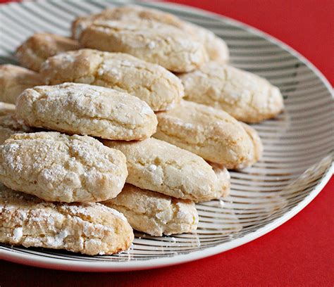 italian almond biscuits soft