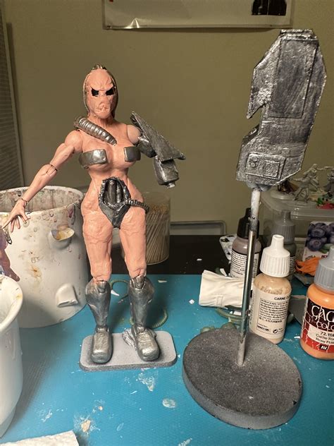 WIP Quake 2 Iron Maiden custom. Painting in progress (including rocket launcher arm attachment ...