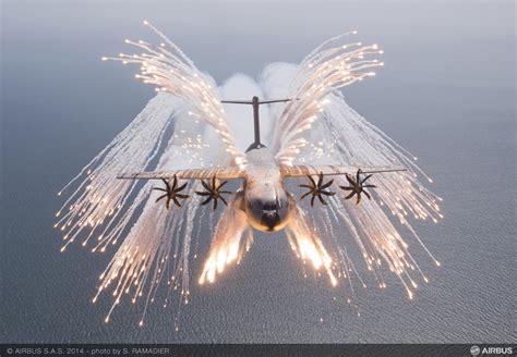 [Military] Airbus A400M Airlifter . . . Flares . . . Photographed by S ...