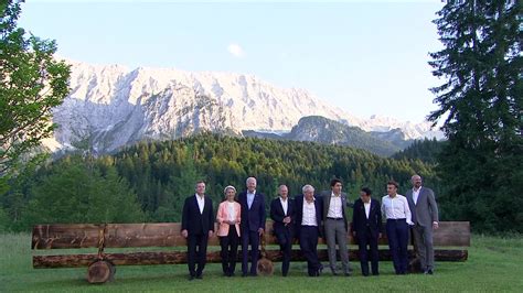 Watch Scenes From the G-7: World Leaders Pose for Group Photo - Bloomberg