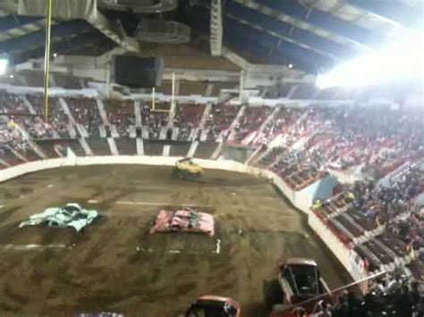 Harrisburg farm show complex monster trucks - YouTube