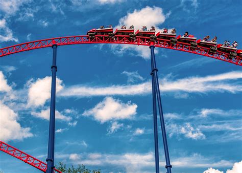 SUPERMAN™ The Ride | Six Flags New England