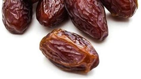 13 Different Types of Dates with Images - Asian Recipe