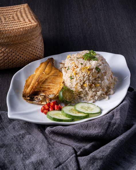 Nasi Goreng Ikan Terubok Masin – Sumiran Cafe