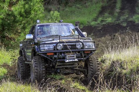 Toyota Hilux blog OFFROAD database center: Toyota Hilux Unstoppable!