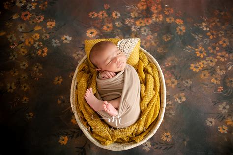 Newborn Album 56 - 1 Month Old Newborn Baby Boy Photoshoot Props Creative Family Poses