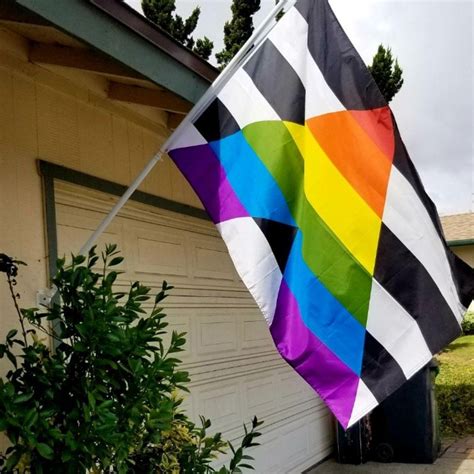 Kind neighbor leaves kind note after BLM flag vandalism - Upworthy