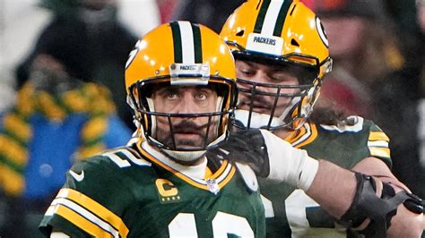 On Pat McAfee show, Packers' Aaron Rodgers says he can win MVP again