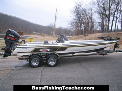 Bass Fishing Boats - Bass Fishing Teacher