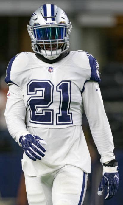 Ezekiel Elliott | Cowboys football, Football, Football helmets