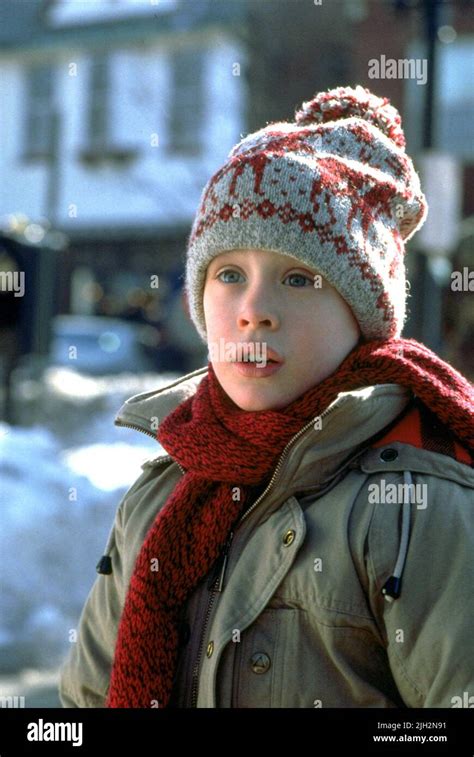 MACAULAY CULKIN, HOME ALONE, 1990 Stock Photo - Alamy