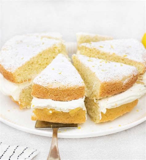 Lemon Victoria Sponge Cake - Recipe Tale