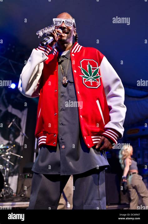 Snoop Dogg performing in concert at Stubb's BBQ Austin, Texas - 25.10. ...