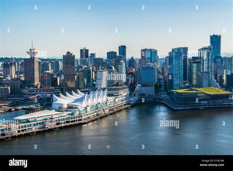 Vancouver skyline day hi-res stock photography and images - Alamy