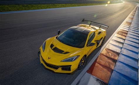 El Chevrolet Corvette ZR1 2025 rompe la barrera de los 1.000 caballos de potencia