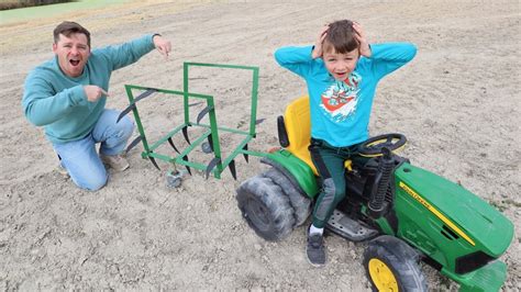 Using kids tractor with huge plow in the dirt | Tractors for kids ...