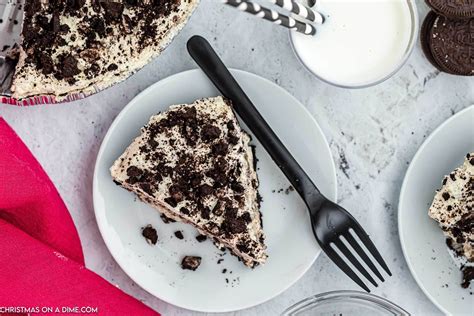 Oreo Pudding Pie - christmasonadime.com