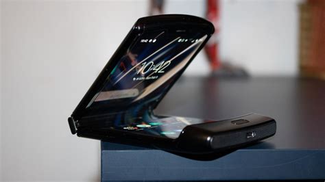 Motorola razr review: A nostalgic foldable that's a mixed bag | CNN Underscored