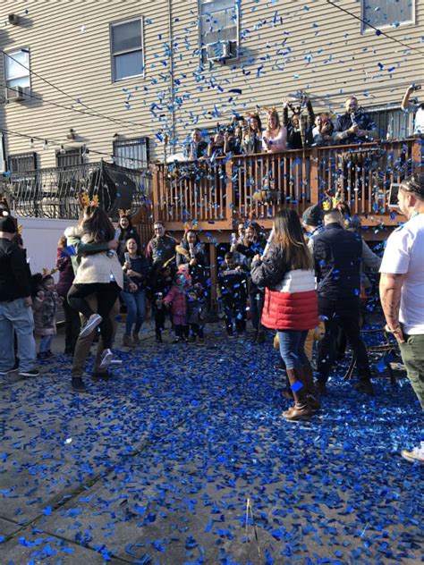 Blue Confetti Cannon – Superior Celebrations