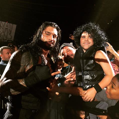 I found Roman Reigns twin... : r/SquaredCircle