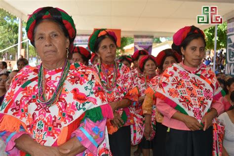 Las mujeres indígenas. Artesanas de sueños, tejedoras de realidades. | Comisión Nacional para el ...