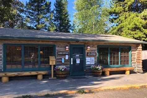 Colter Bay Village Cabins at Grand Teton - Midlife Globetrotter