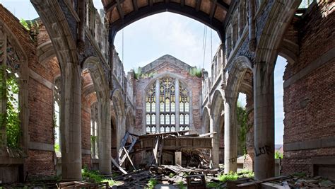 Abandoned churches left to decay around the USA