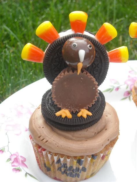 Gobble! Gobble! Turkey Cupcakes - All Things Cupcake