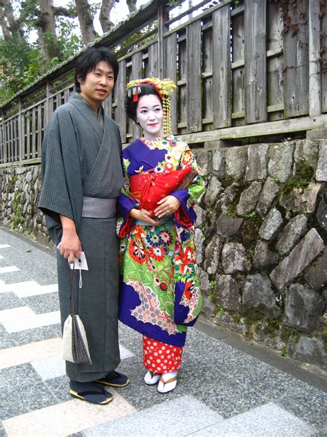 Japanese couple in traditional dress. | Japanese outfits, Japanese fashion, Fashion