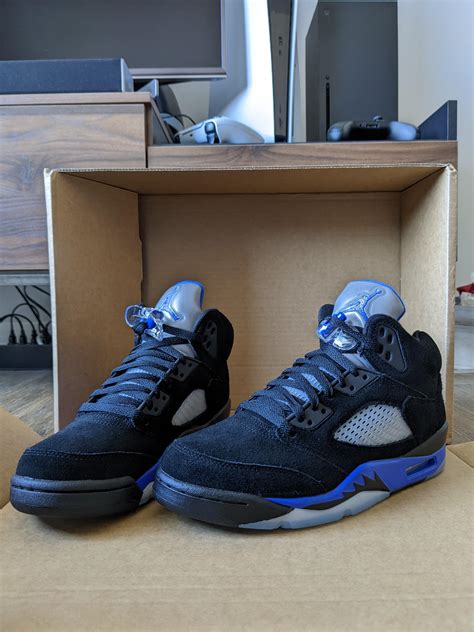 5s Racer Blue just arrived from SNKRS and I'm very disappointed: they looked much better in ...