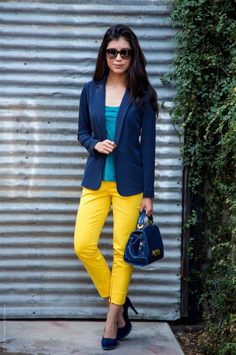 What to Wear with Yellow Pants