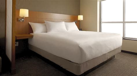 Hyatt Place Milwaukee Airport | Reservations Center