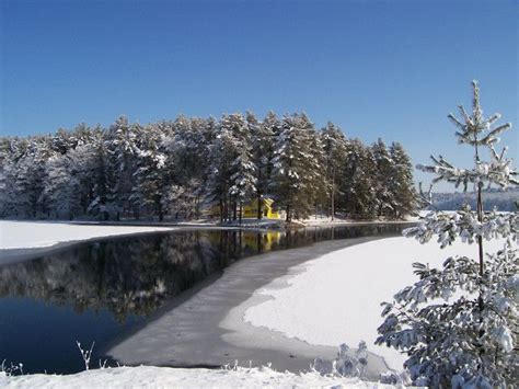 Woodberry Pond in Litchfield, Maine. (photo: bonsai) | Weather underground, Maine, Litchfield