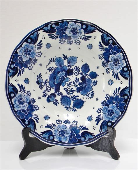 Genuine Delft Blue wall plate made by Royal Goedewaagen, Gouda Holland well known manufacturer ...