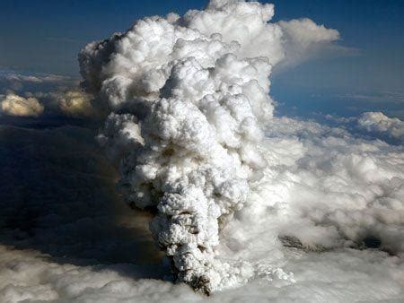 Iceland's volcanic ash clouds - Arabianbusiness