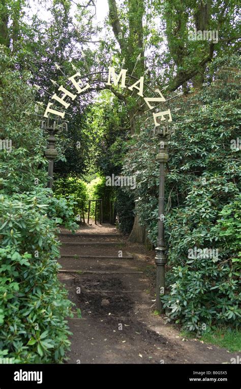 Crystal palace park maze london hi-res stock photography and images - Alamy