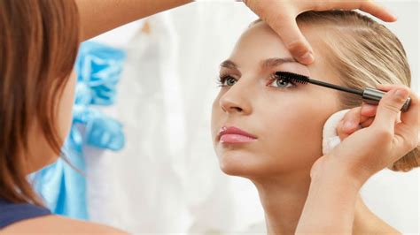 The Top Four Benefits of Going to a Makeup School in Dallas - Superb Articles