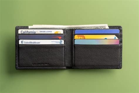 The 8 Best Slim Wallets of 2022 | Reviews by Wirecutter