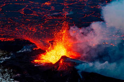 Iceland volcano eruption triggers toxic air warning - KVNU - News for Northern Utah and Southern ...