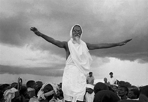 1953, Bihar, India, Vinoba Bhave, preacher and politician, preaching to ...