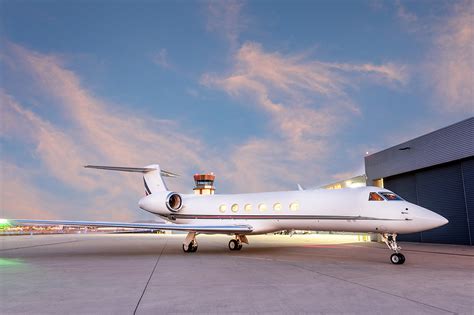 GULFSTREAM GV - Silver Air Private Jets