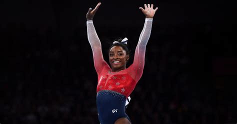 Simone Biles Breaks World Championships Medal Record | POPSUGAR Fitness