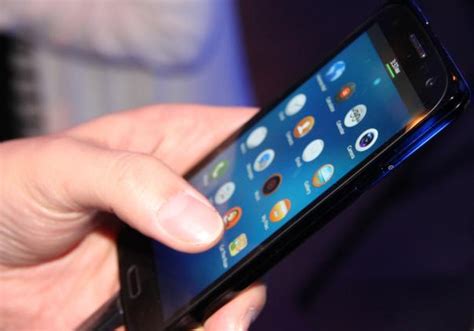 Tizen OS unveiled at MWC by Samsung and Intel