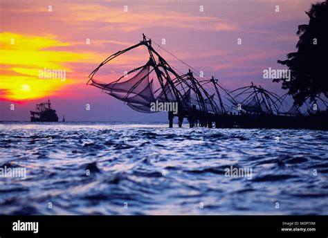 Kochi, India; Chinese fishing nets Stock Photo - Alamy