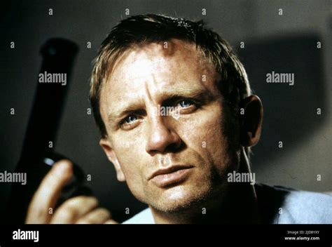 DANIEL CRAIG, LAYER CAKE, 2004 Stock Photo - Alamy