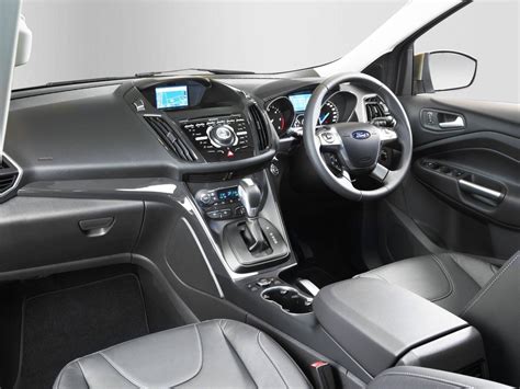 FORD KUGA - ford-kuga_interior_12.jpg