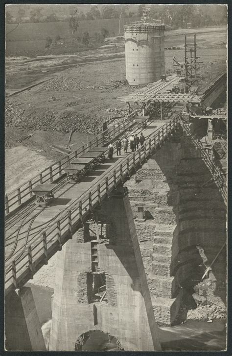 Spillway Construction - Sugarloaf Eildon